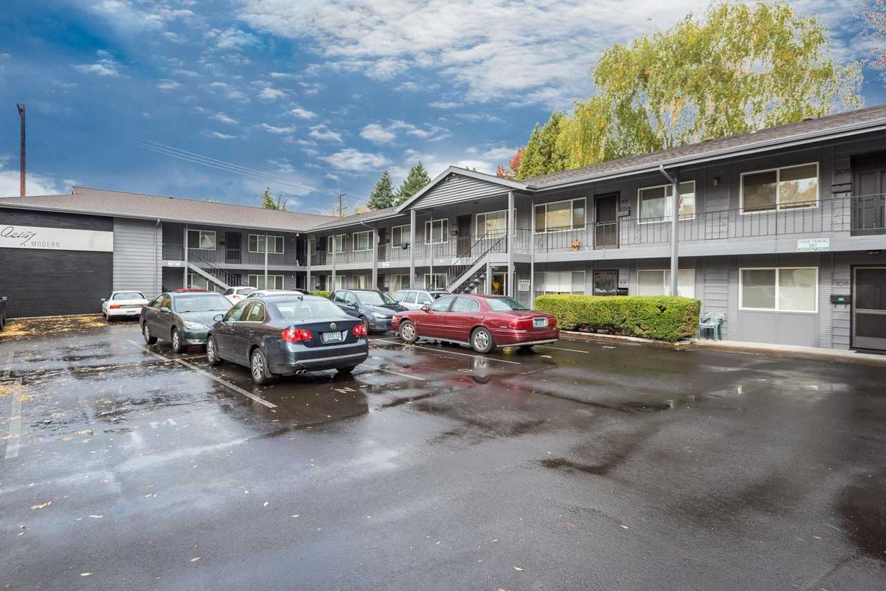 Aalto Modern - Photo 2 of 9