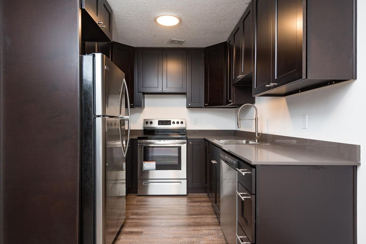 Aalto Modern - Photo 5 of 9