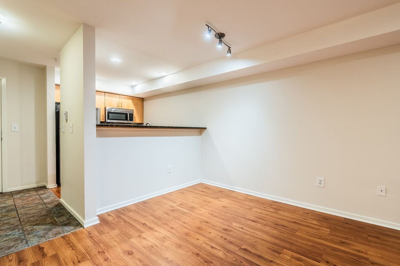 Modern Apartments - Photo 6 of 27