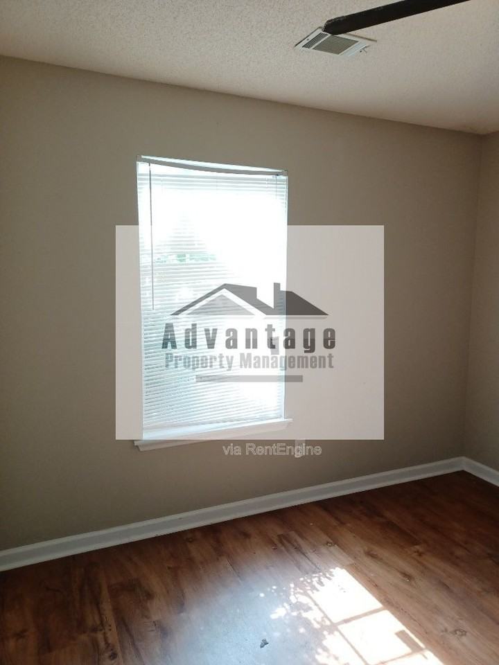 130 Wesleyan Way - Photo 5 of 8