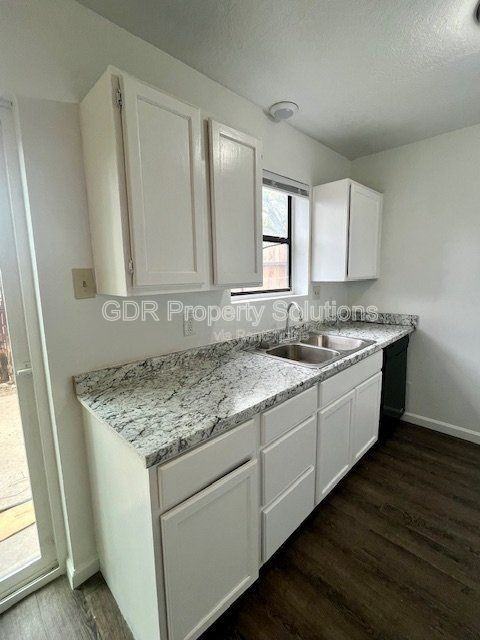 420 Tennessee St Ne #A - Photo 3 of 22