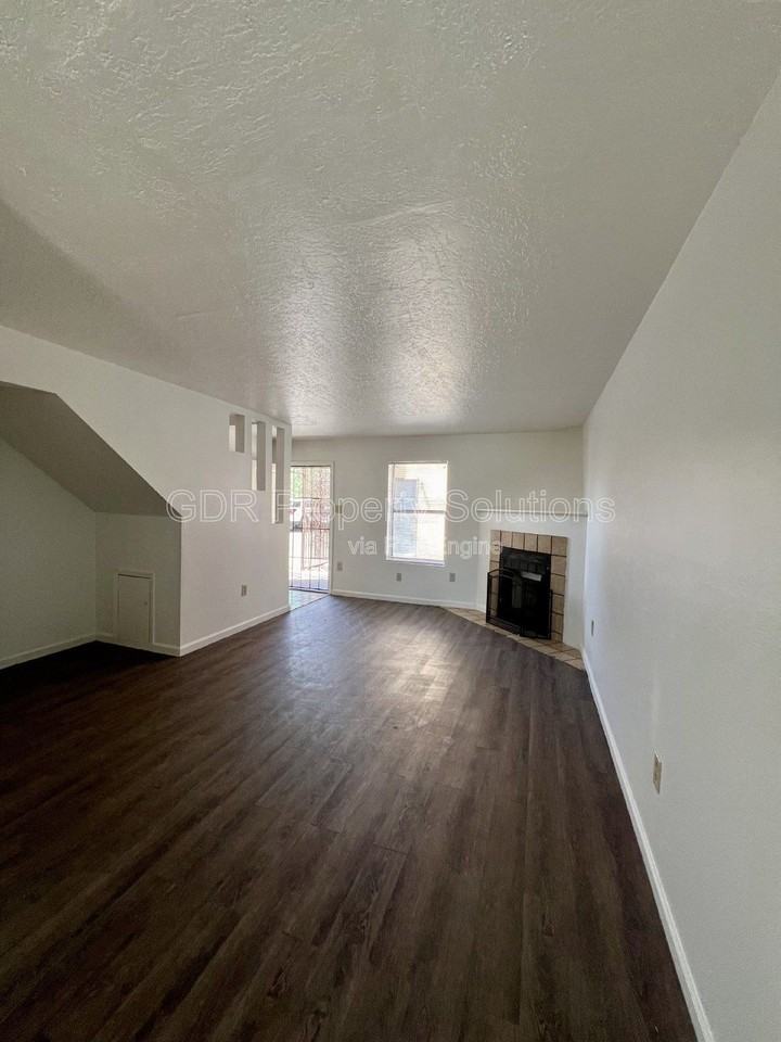 420 Tennessee St Ne #A - Photo 7 of 22