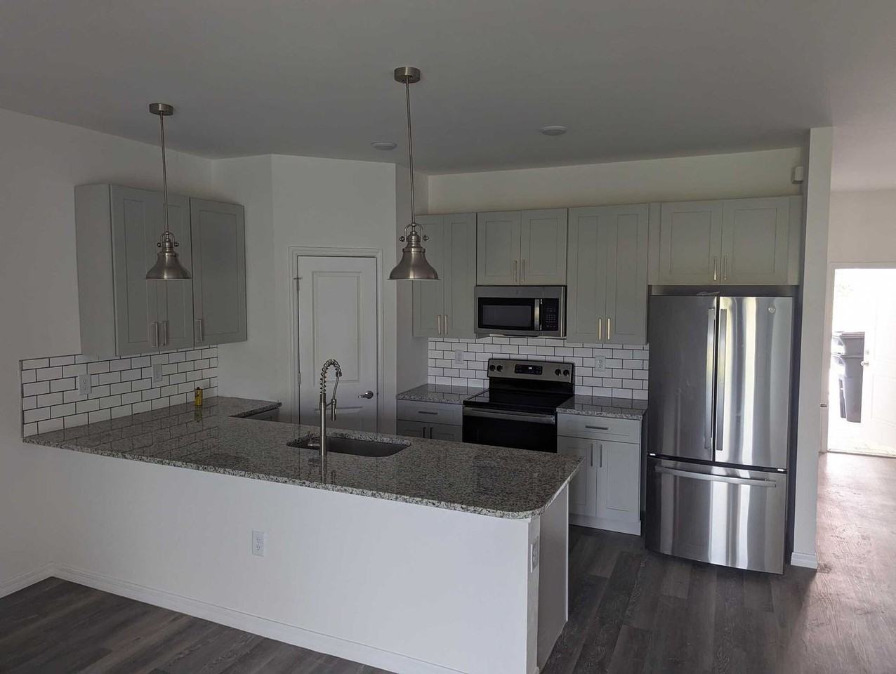 2315 Ne 15th Ln - Photo 3 of 14