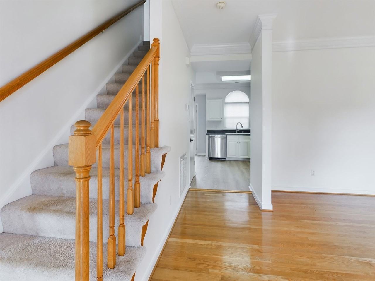 816 Francis Rd - Photo 7 of 38