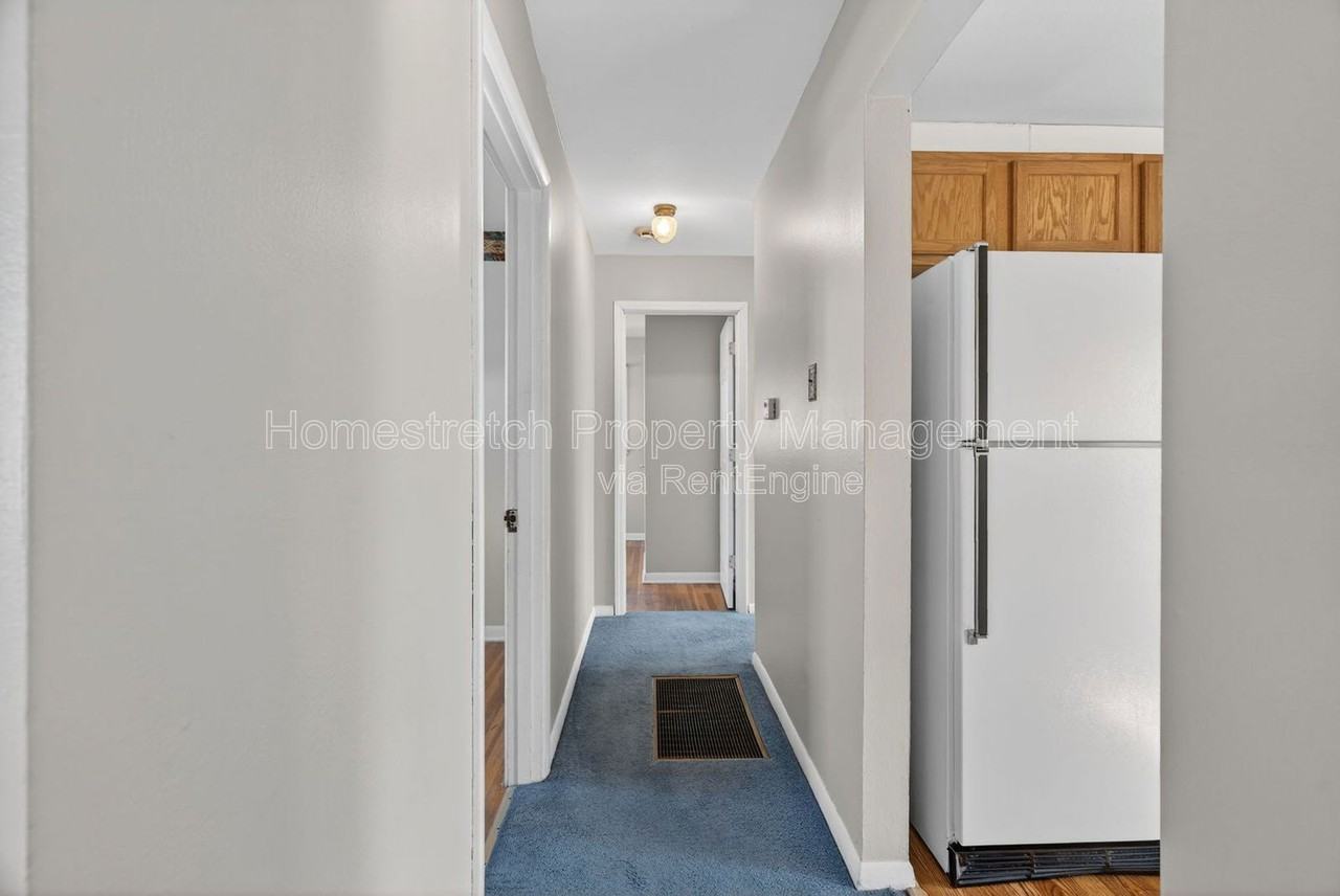 1108 Renshaw Dr - Photo 4 of 29