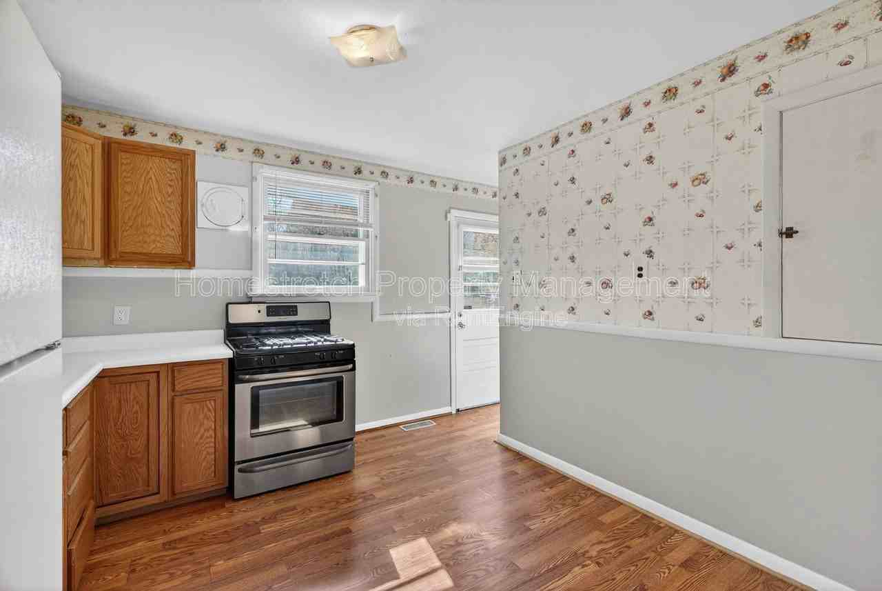 1108 Renshaw Dr - Photo 6 of 29