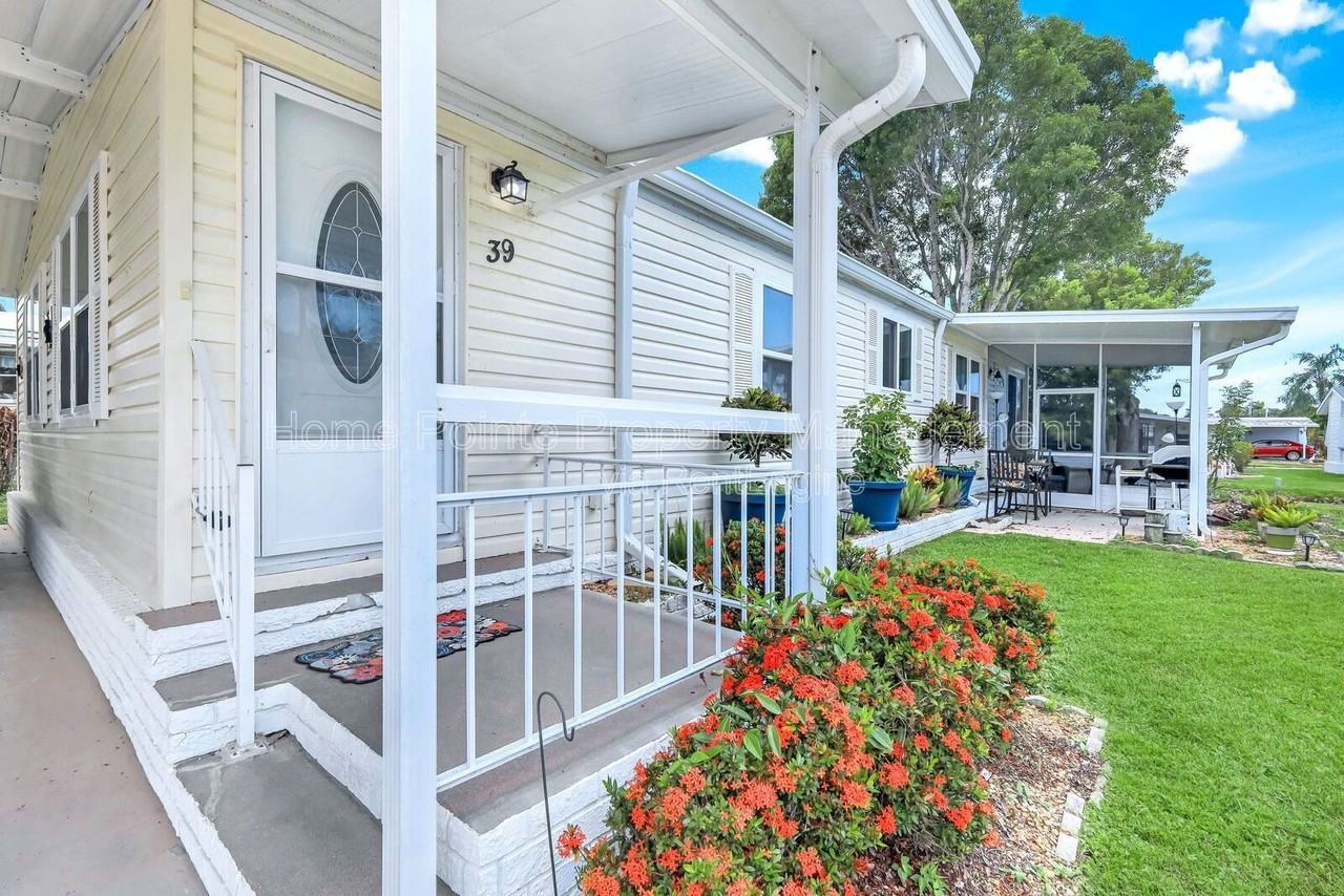 39 Umber Ct - Photo 2 of 21