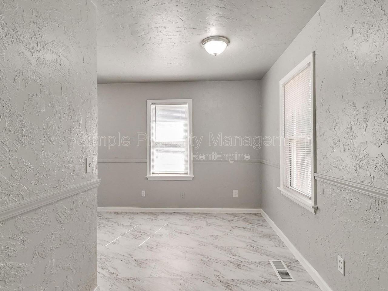 3916 Nw 24th St - Photo 5 of 21