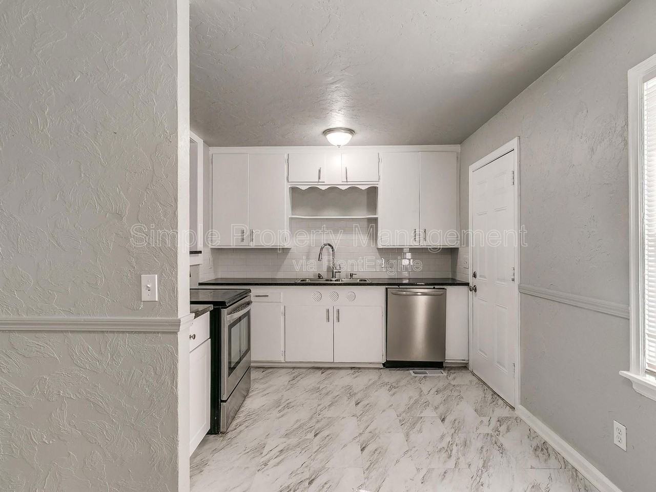 3916 Nw 24th St - Photo 7 of 21