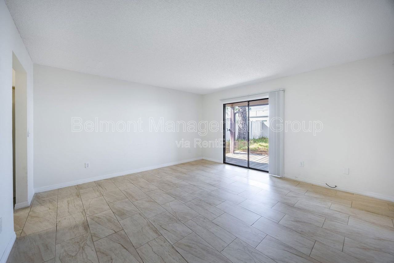 5533 Decatur St - Photo 5 of 11