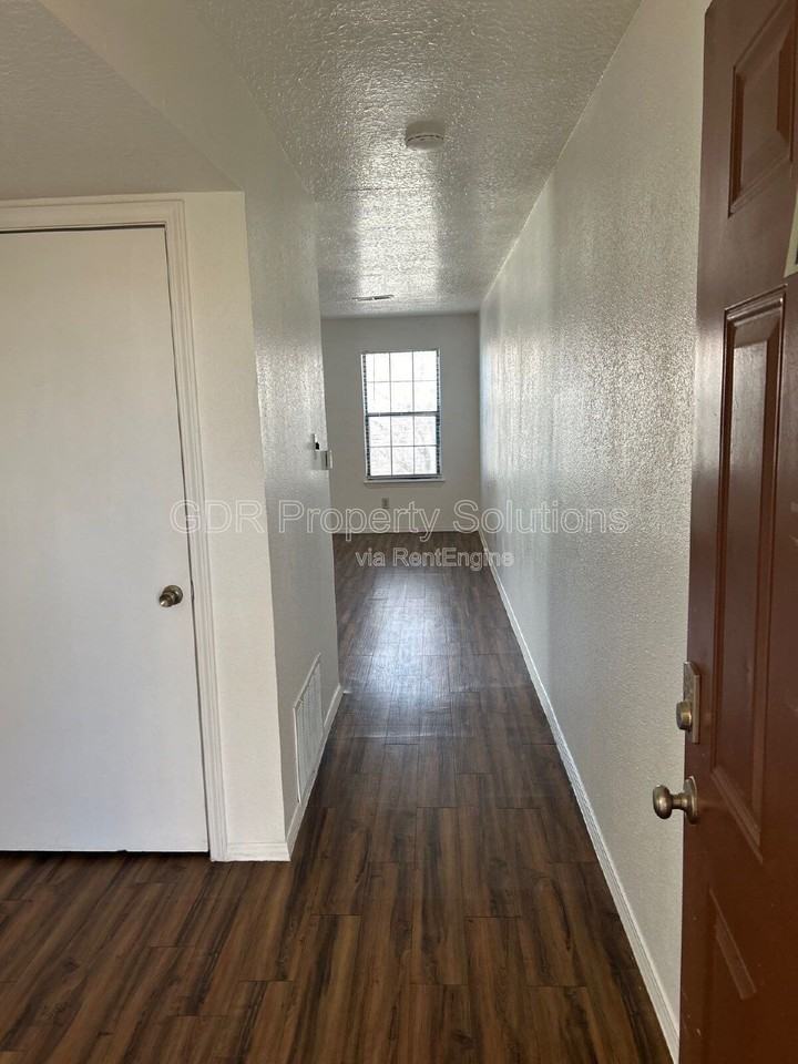 1116 Coal Ave Sw #12 - Photo 2 of 22