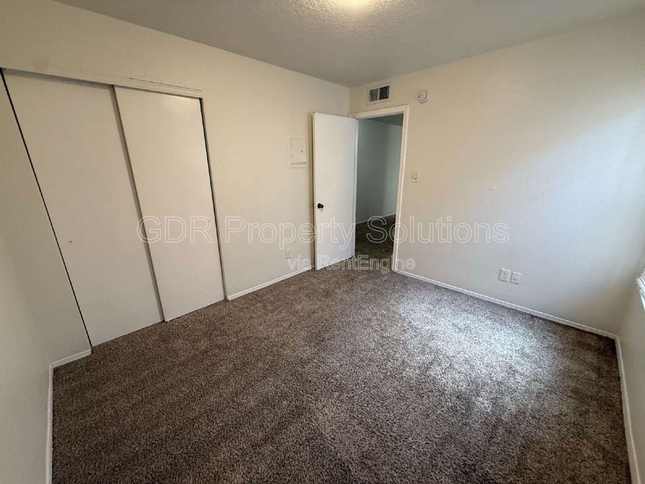 1116 Coal Ave Sw #1 - Photo 5 of 29