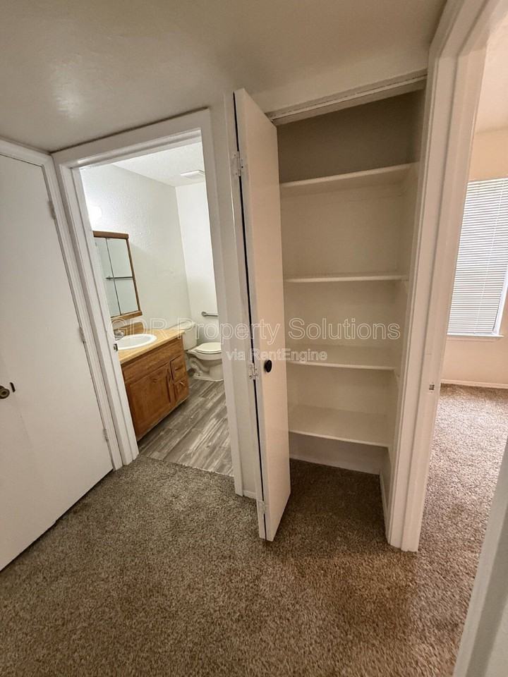 1116 Coal Ave Sw #1 - Photo 7 of 29