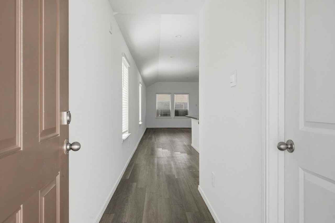 5215 Mossdale Bluff Ln - Photo 3 of 25