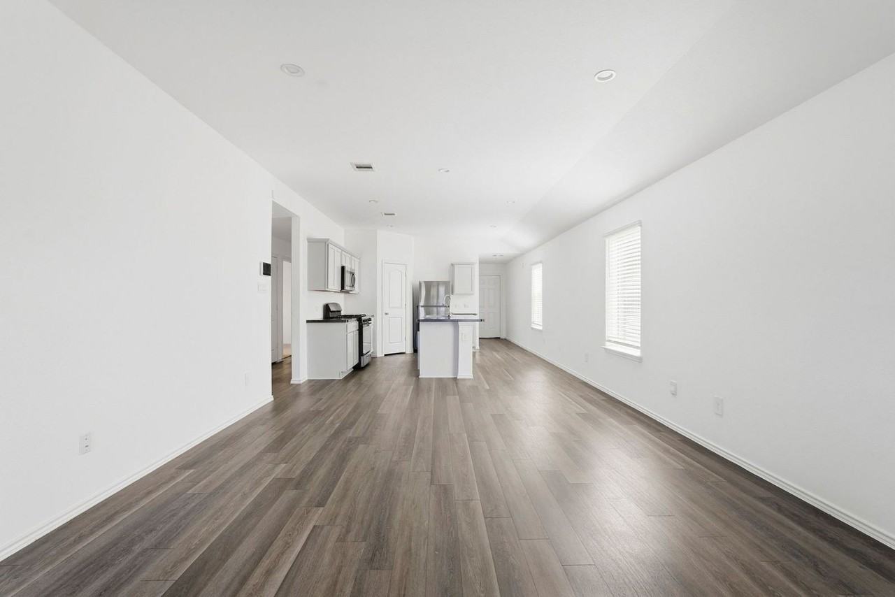 5215 Mossdale Bluff Ln - Photo 6 of 25