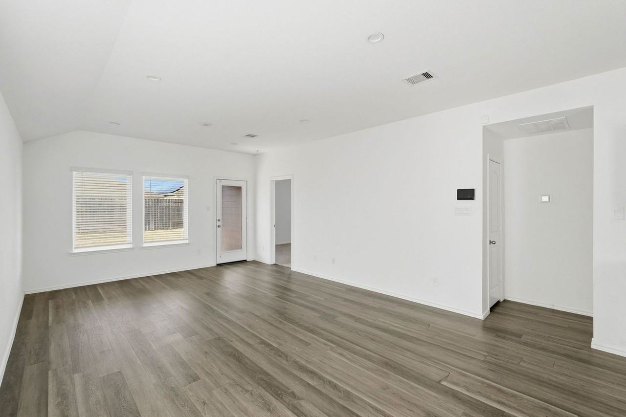 5215 Mossdale Bluff Ln - Photo 7 of 25