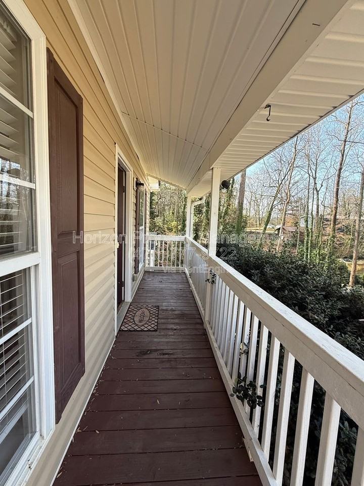 9295 Horseshoe Bnd - Photo 2 of 22