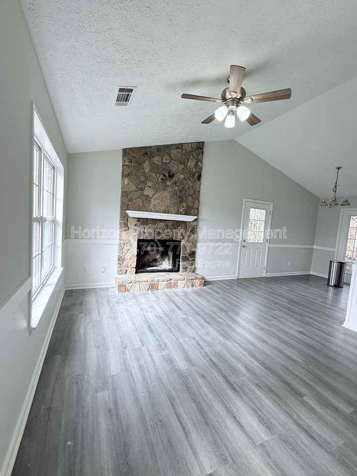 6825 Crystal Cove Trl - Photo 2 of 23