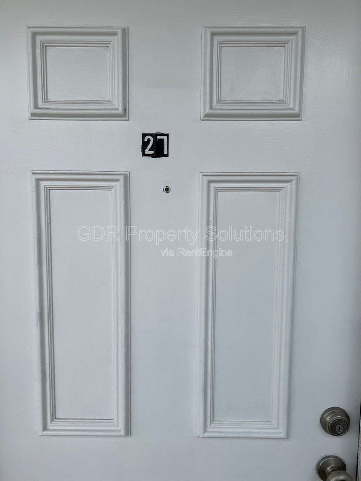 401 14th St Nw #27 - Photo 4 of 18