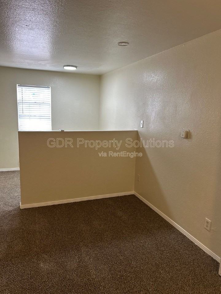 401 14th St Nw #27 - Photo 5 of 18