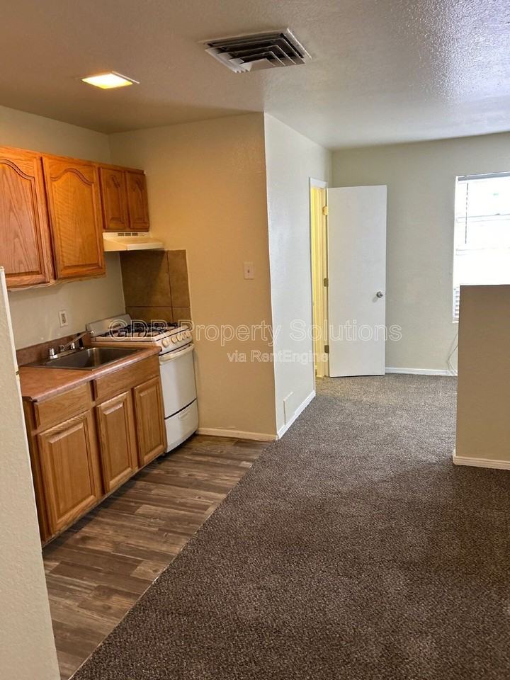 401 14th St Nw #27 - Photo 6 of 18