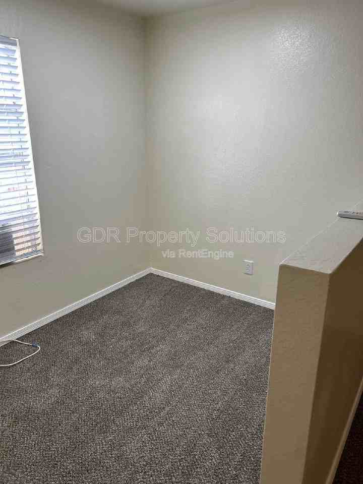 401 14th St Nw #27 - Photo 7 of 18