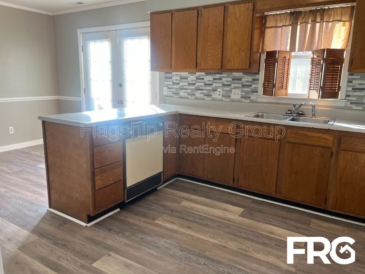 100 Kristin Dr #8F - Photo 7 of 34