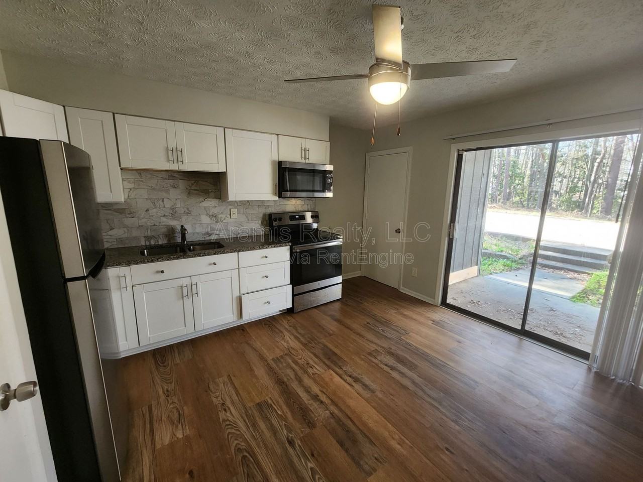 116 Spring Ct #1 - Photo 3 of 10