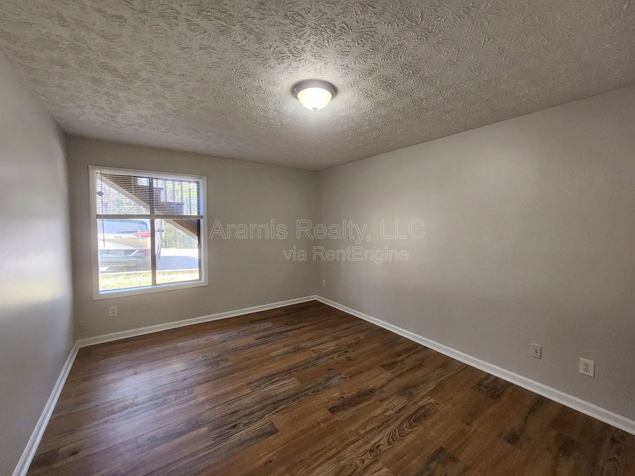 116 Spring Ct #1 - Photo 4 of 10