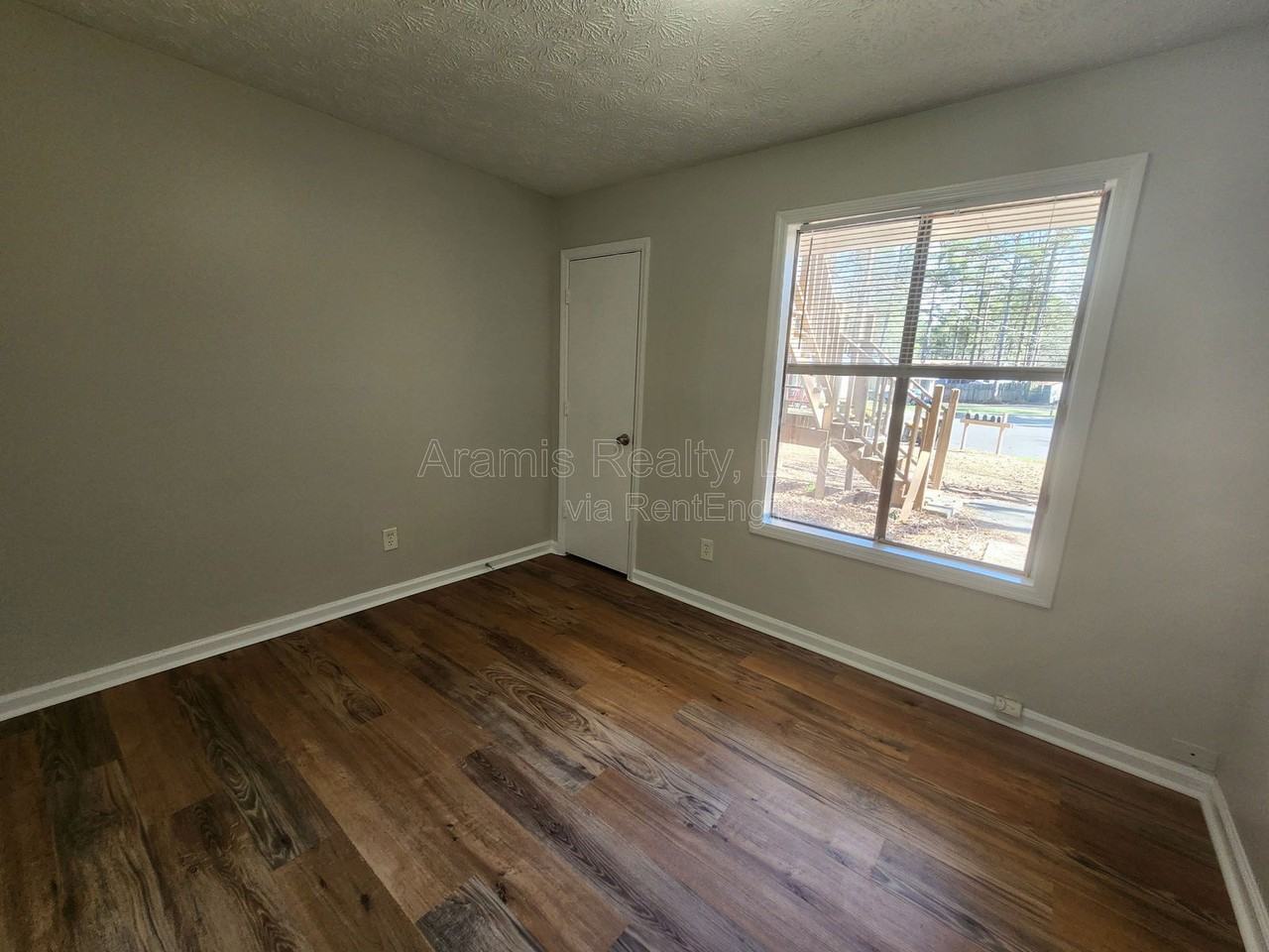 116 Spring Ct #1 - Photo 5 of 10