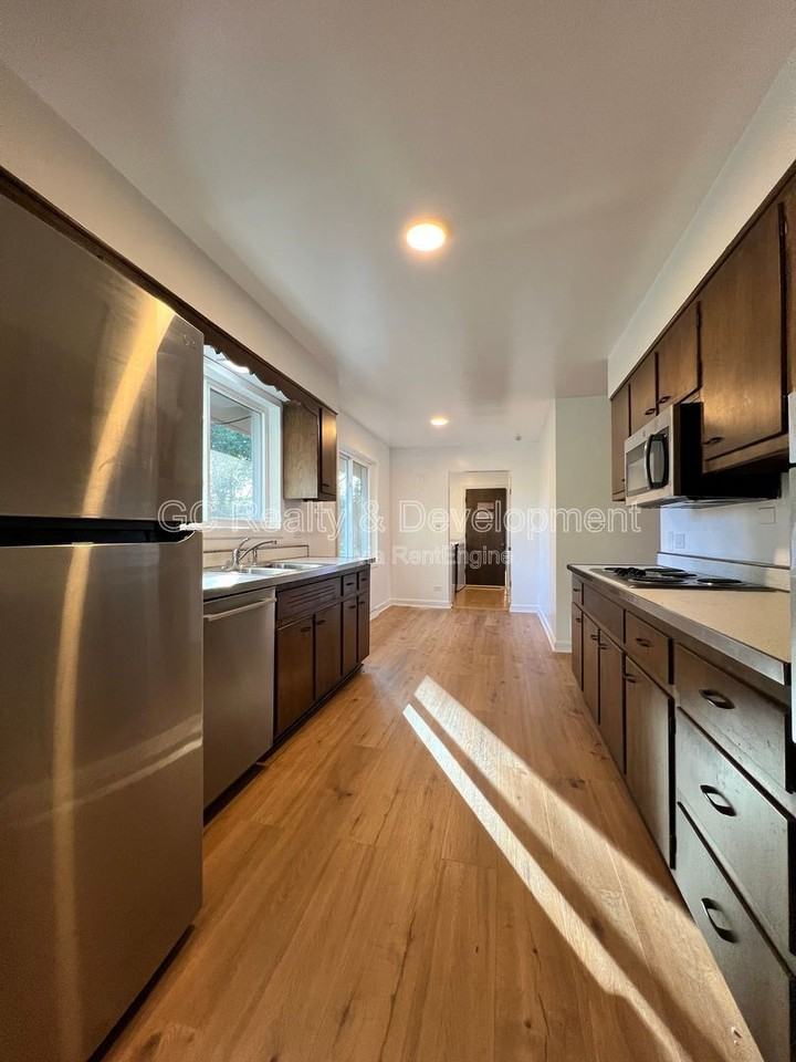 1409 W 53rd Pl - Photo 2 of 20