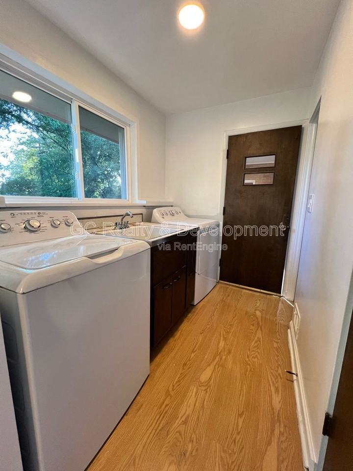 1409 W 53rd Pl - Photo 7 of 20