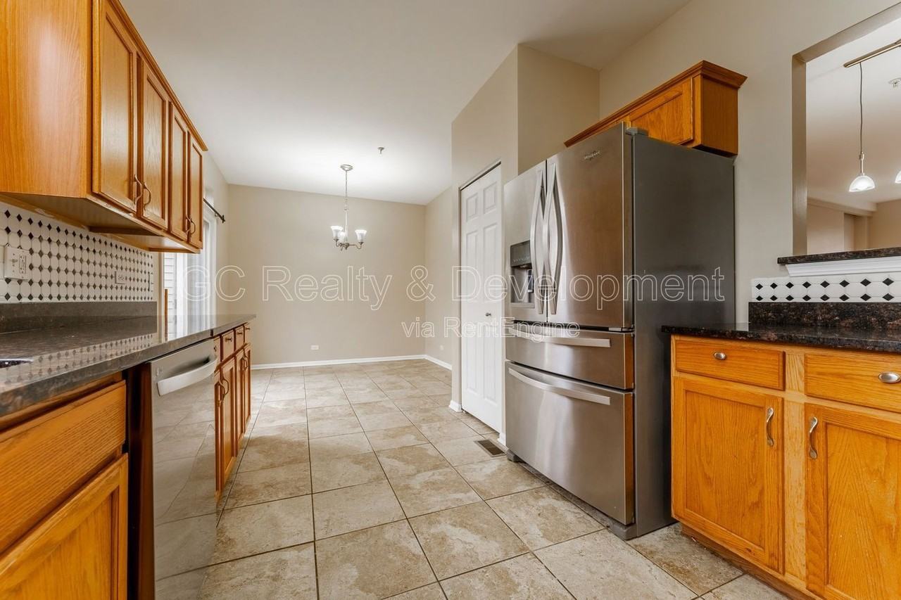 2720 N Greenwood Ave - Photo 6 of 22