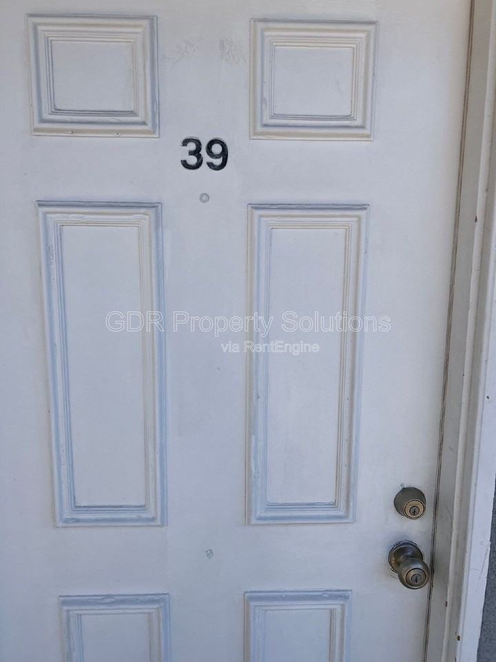 401 14th St Nw #39 - Photo 4 of 14