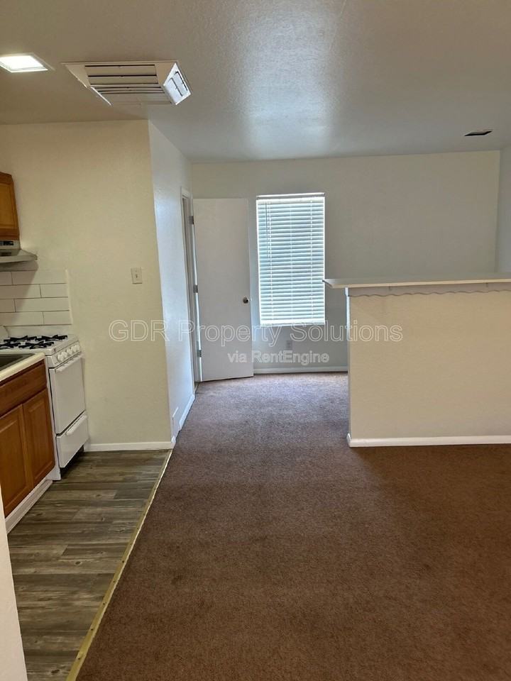 401 14th St Nw #39 - Photo 5 of 14