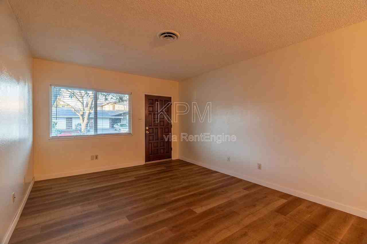 422 Felton Way - Photo 4 of 19