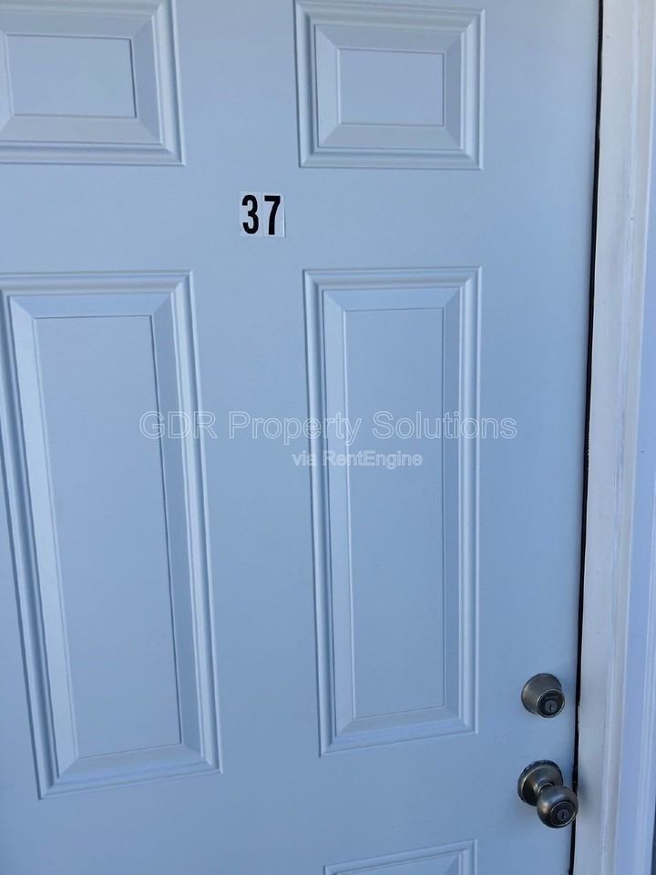 401 14th St Nw #37 - Photo 4 of 16