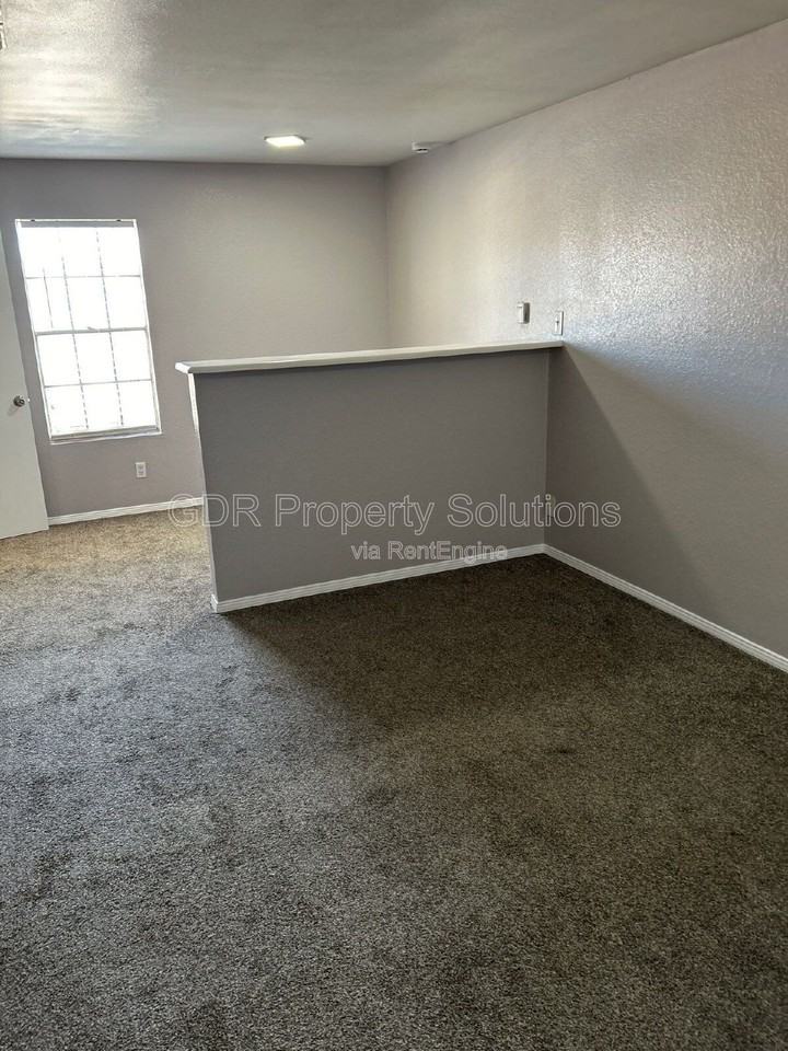 401 14th St Nw #37 - Photo 5 of 16