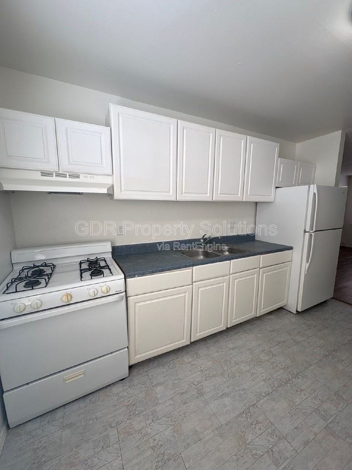 408 Princeton Dr Se #3 - Photo 6 of 16