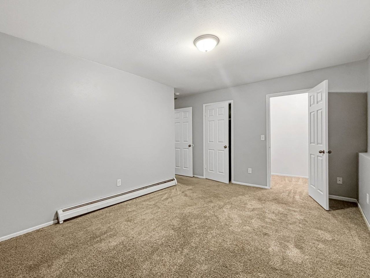 1018 Abbey Ct #2 - Photo 5 of 6