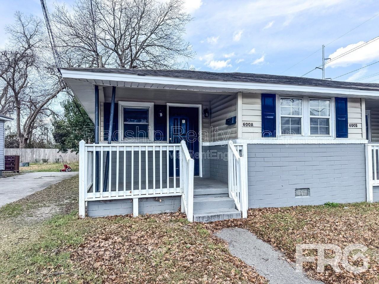 600 Howell St #A - Photo 2 of 35