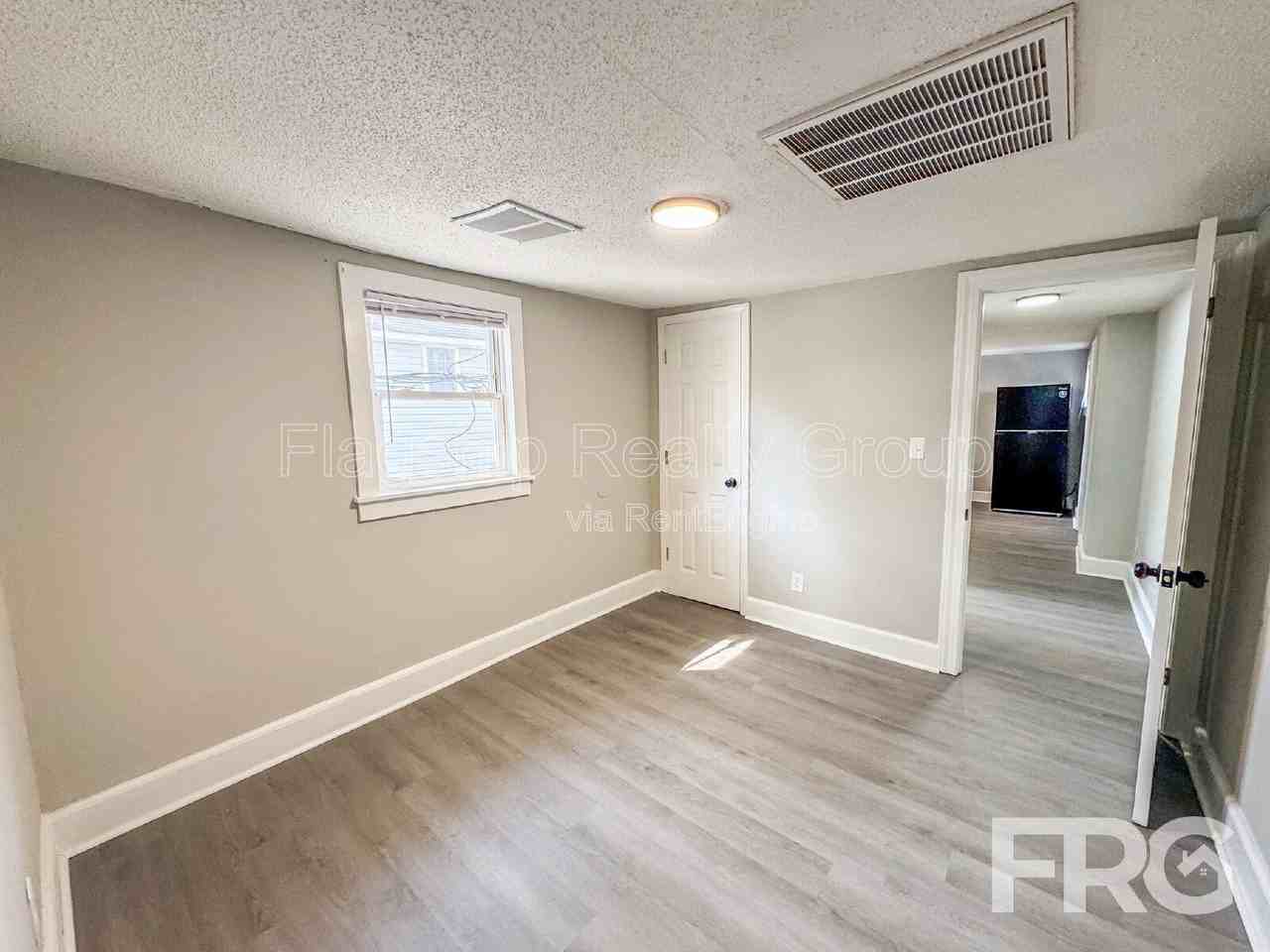 600 Howell St #A - Photo 7 of 35