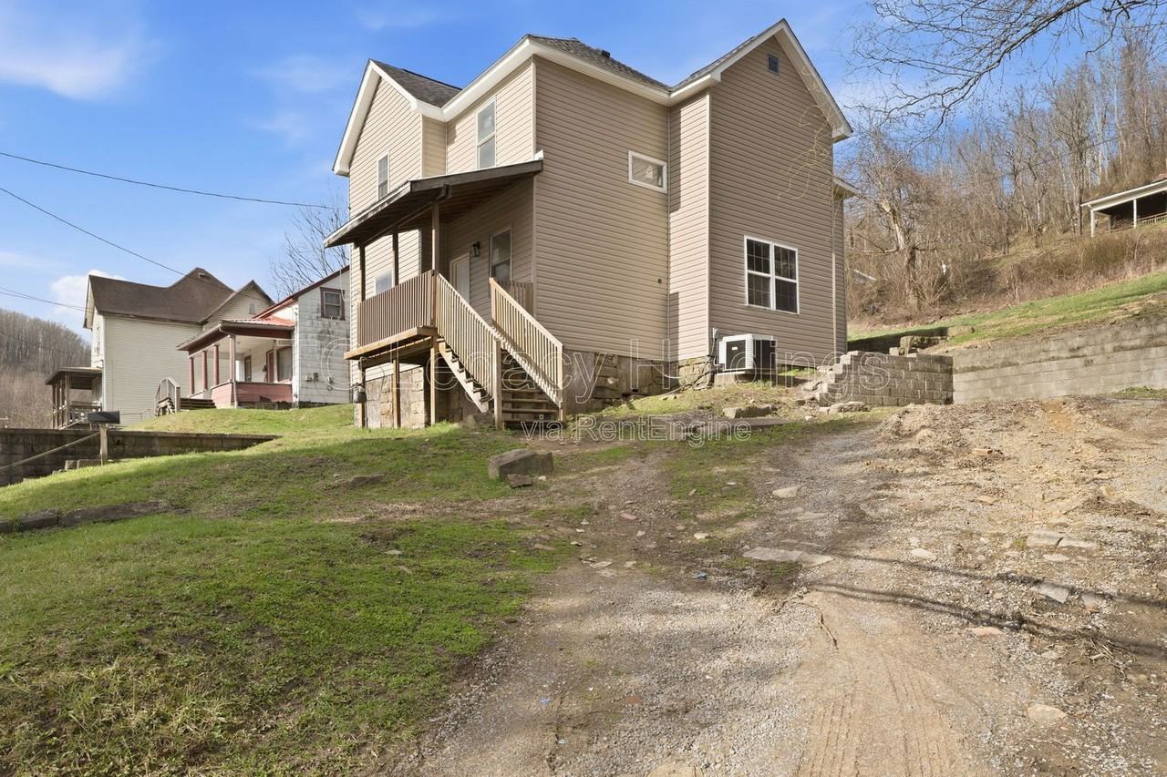 45 Lincoln St - Photo 3 of 36