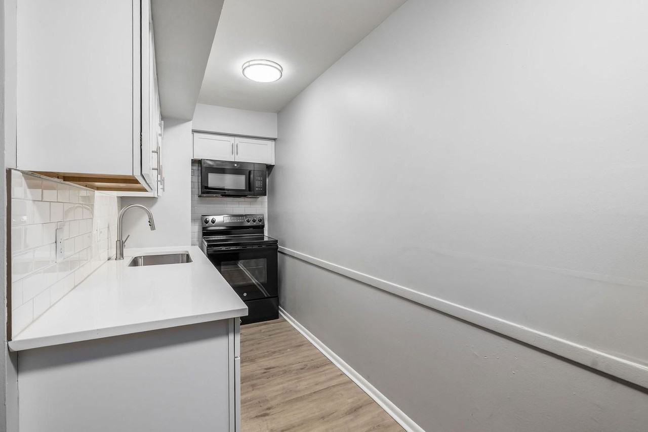 552 Riverview Dr #F - Photo 7 of 15