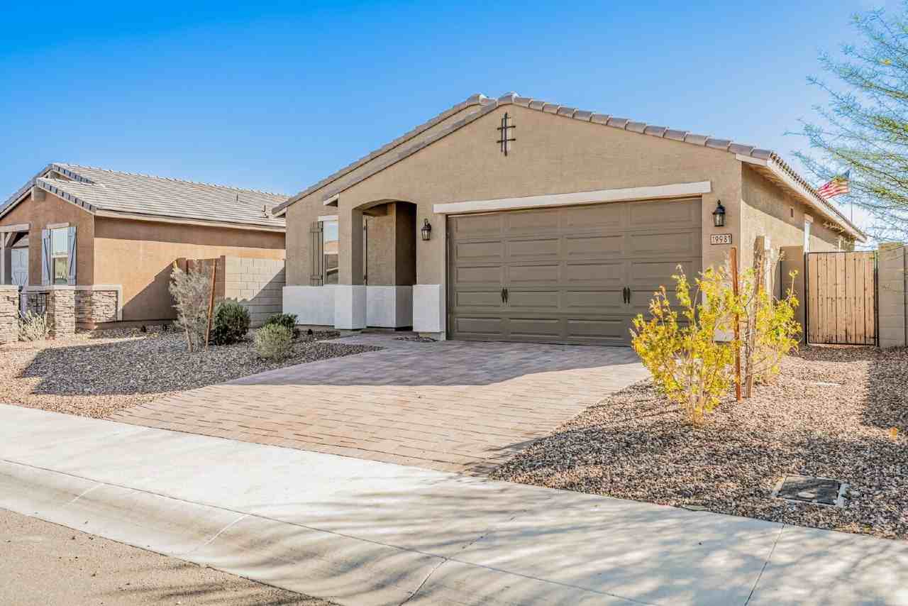 19981 W Badgett Ln - Photo 2 of 29