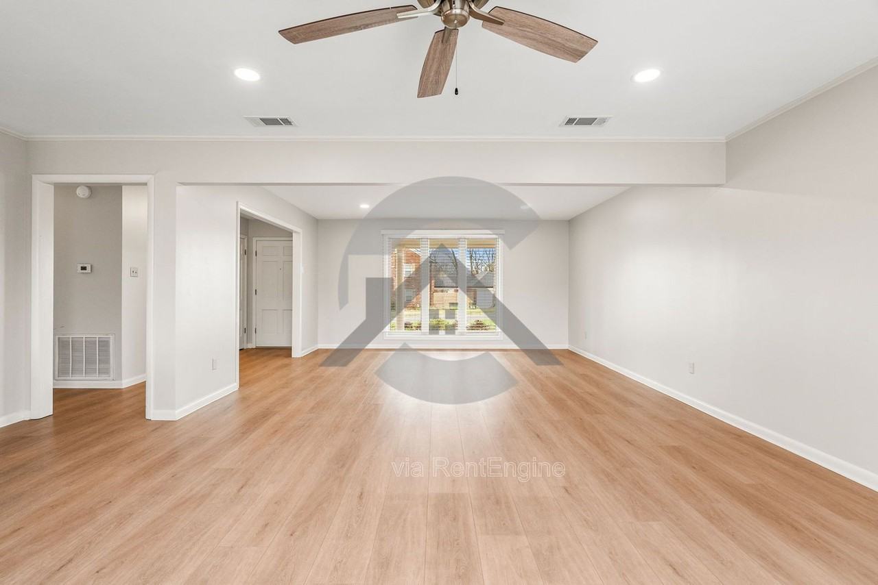 9812 Coppersmith Ln - Photo 4 of 21