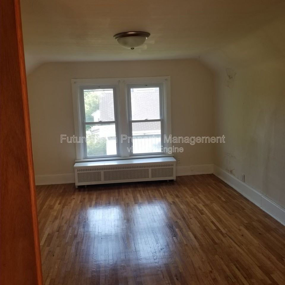 340 Marble St #2 - Photo 3 of 10