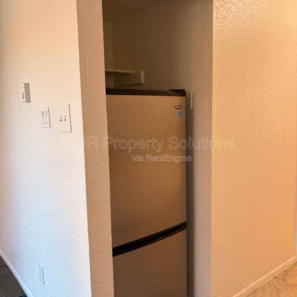 1100 Coal Ave Sw #7 - Photo 4 of 13