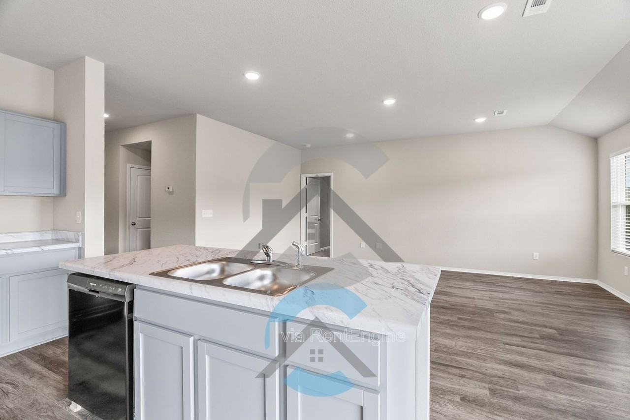 1295 Cowbell St - Photo 5 of 11