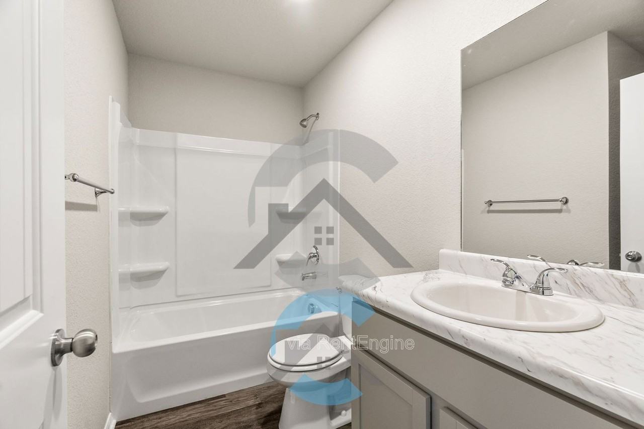 1295 Cowbell St - Photo 7 of 11